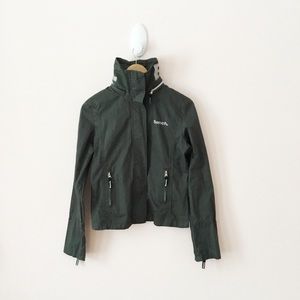 Ladies Bench Water Resistant Zip Up Jacket Size M